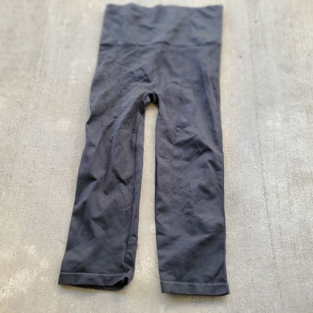 BLANQI Black Hipster Support Crop Leggings Size Small